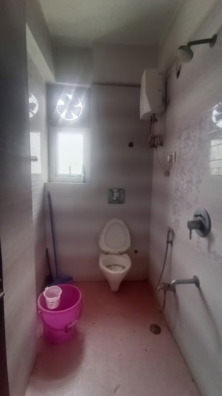 Bathroom, mithapur 3 Bedroom 1600 Sq.Ft. Apartment In Mithapur Patna 10428068