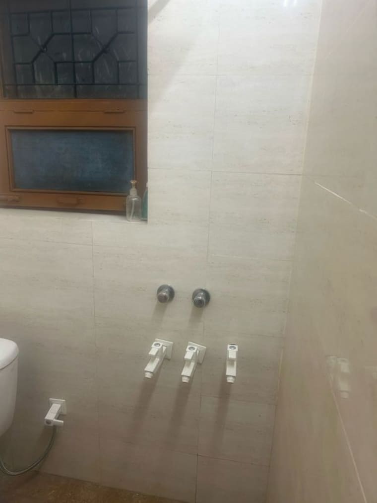 Bathroom, amrapali-hanging-gardens 3 Bedroom 2245 Sq.Ft. Apartment In Sector 107 Noida 10428073