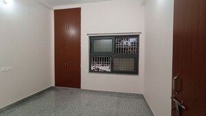 Room in 3.5 BHK Builder Floor at Mithapur – for Rent