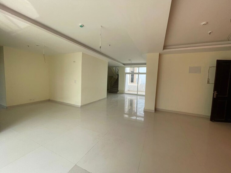 Room, amrapali-hanging-gardens 4 Bedroom 3200 Sq.Ft. Apartment In Sector 107 Noida 10428076