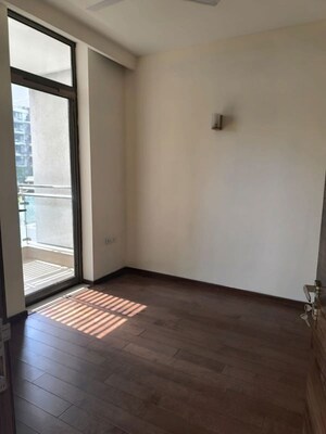 Room in 4 BHK Apartment at M3M Golf Estate, Sector 65 – for Rent