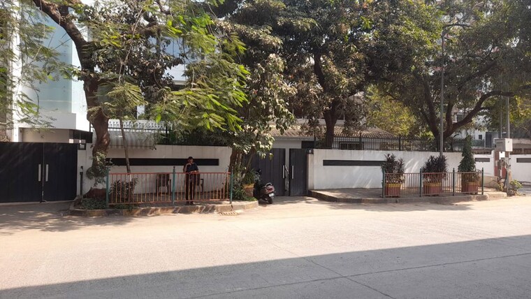 Exterior View, lokhandwala complex 6+ Bedroom 12000 Sq.Ft. Villa In Lokhandwala Complex Mumbai 10428135