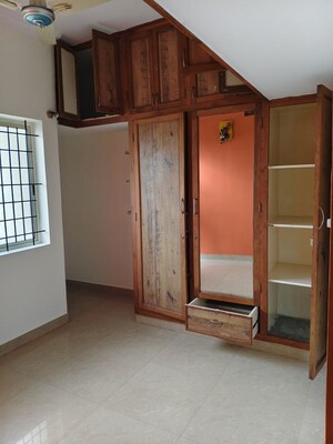 Room in 2 BHK Apartment at Btm Layout – for Rent