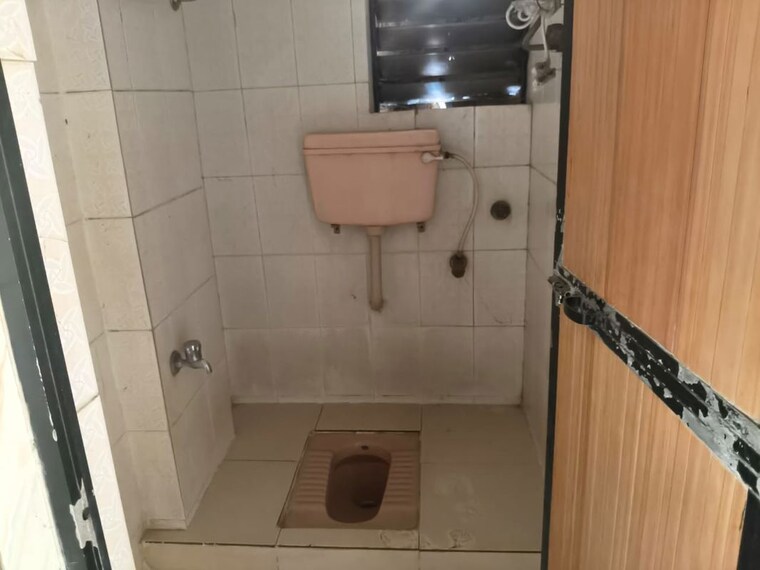Bathroom, neelam-apartment-sector-21 1 Bedroom 650725 Sq.Ft. Apartment In Nerul Navi Mumbai 10428180