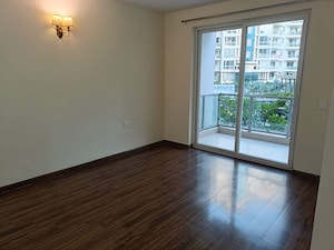 Room in 4 BHK Apartment at Emaar Palm Terraces Select, Sector 66 – for Rent