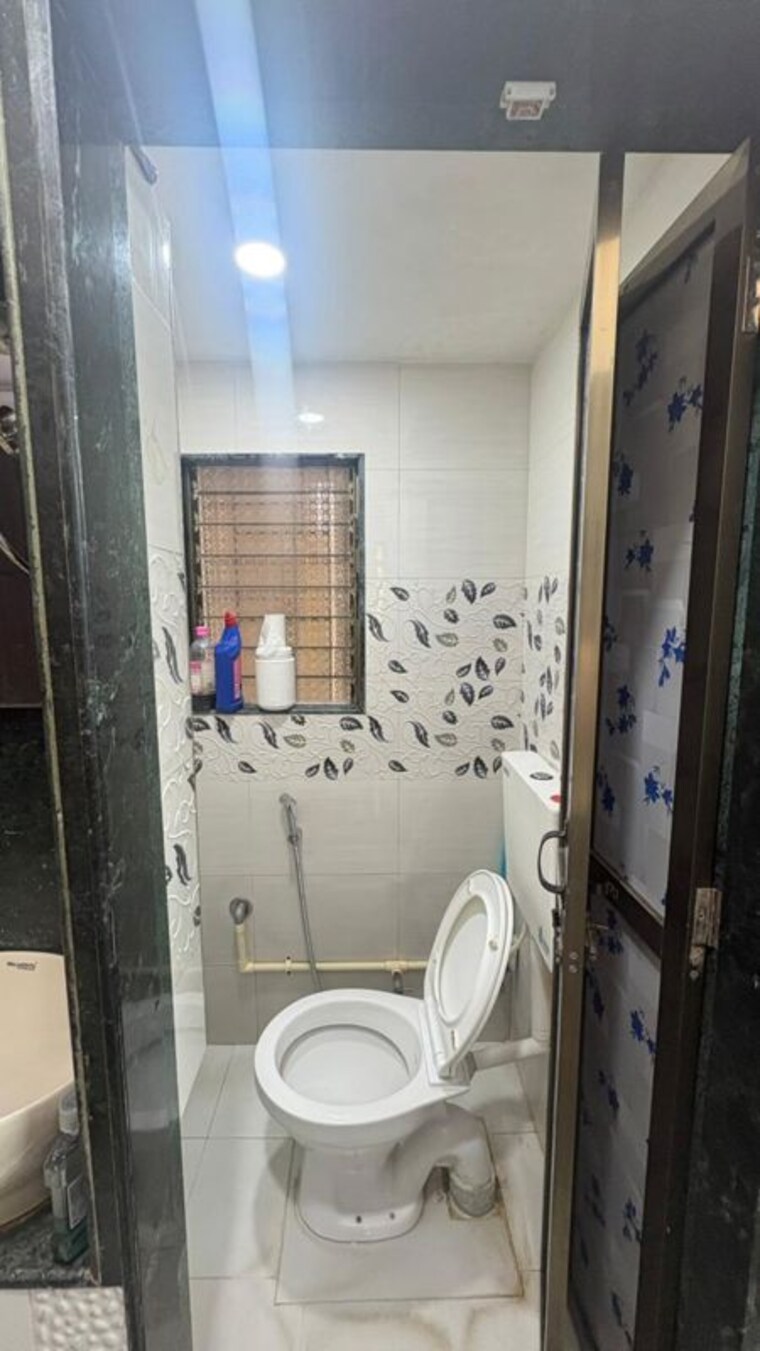Bathroom, dheeraj-pooja 1 Bedroom 412 Sq.Ft. Apartment In Malad West Mumbai 10428213