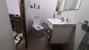 Attached Bathroom in 3.5 BHK Apartment at Gardenia Glamour, Vasundhara Sector 3 – for Rent