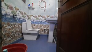 Attached Bathroom in 3.5 BHK Apartment at Gardenia Glamour, Vasundhara Sector 3 – for Rent