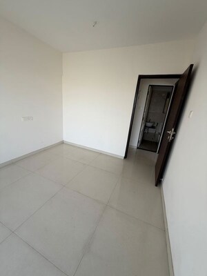 Room in 2 BHK Apartment at Sanghvi S3 Proxima, Chembur – for Rent