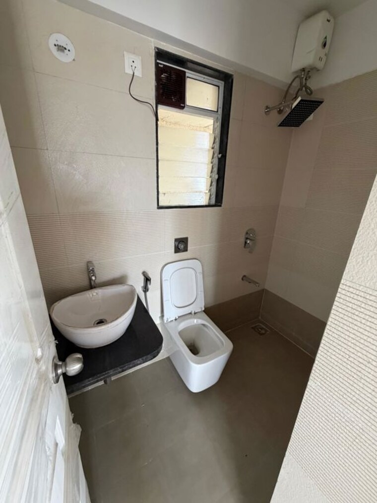 Bathroom, sanghvi-s3-proxima 2 Bedroom 720 Sq.Ft. Apartment In Chembur Mumbai 10428257
