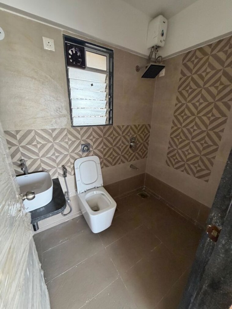 Bathroom, sanghvi-s3-proxima 2 Bedroom 720 Sq.Ft. Apartment In Chembur Mumbai 10428257