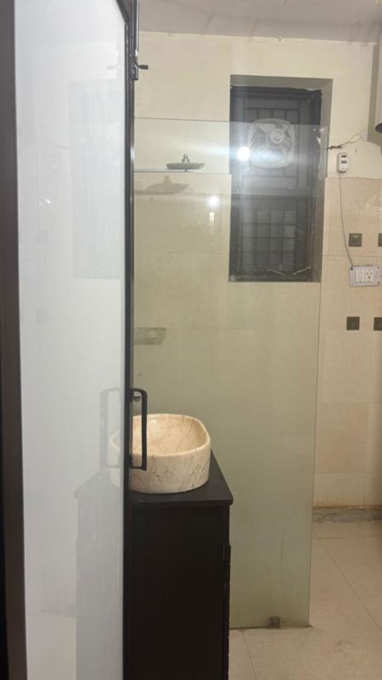 Bathroom, green fields colony 2 Bedroom 1350 Sq.Ft. Builder Floor In Green Fields Colony Faridabad 10428269