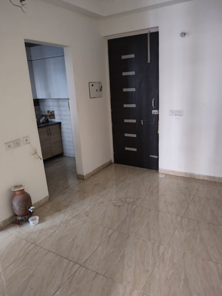 Living Room, gaur-city-2-14th-avenue 2 Bedroom 955 Sq.Ft. Apartment In Sector 16c Greater Noida Greater Noida 10428320