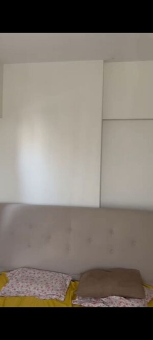 Room in 2 BHK Apartment at Sheth Irene, Malad West – for Rent