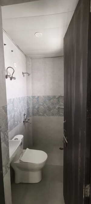 Bathroom in 2.5 BHK Builder Floor at ILD Trade Centre, Sector 47 – for Rent