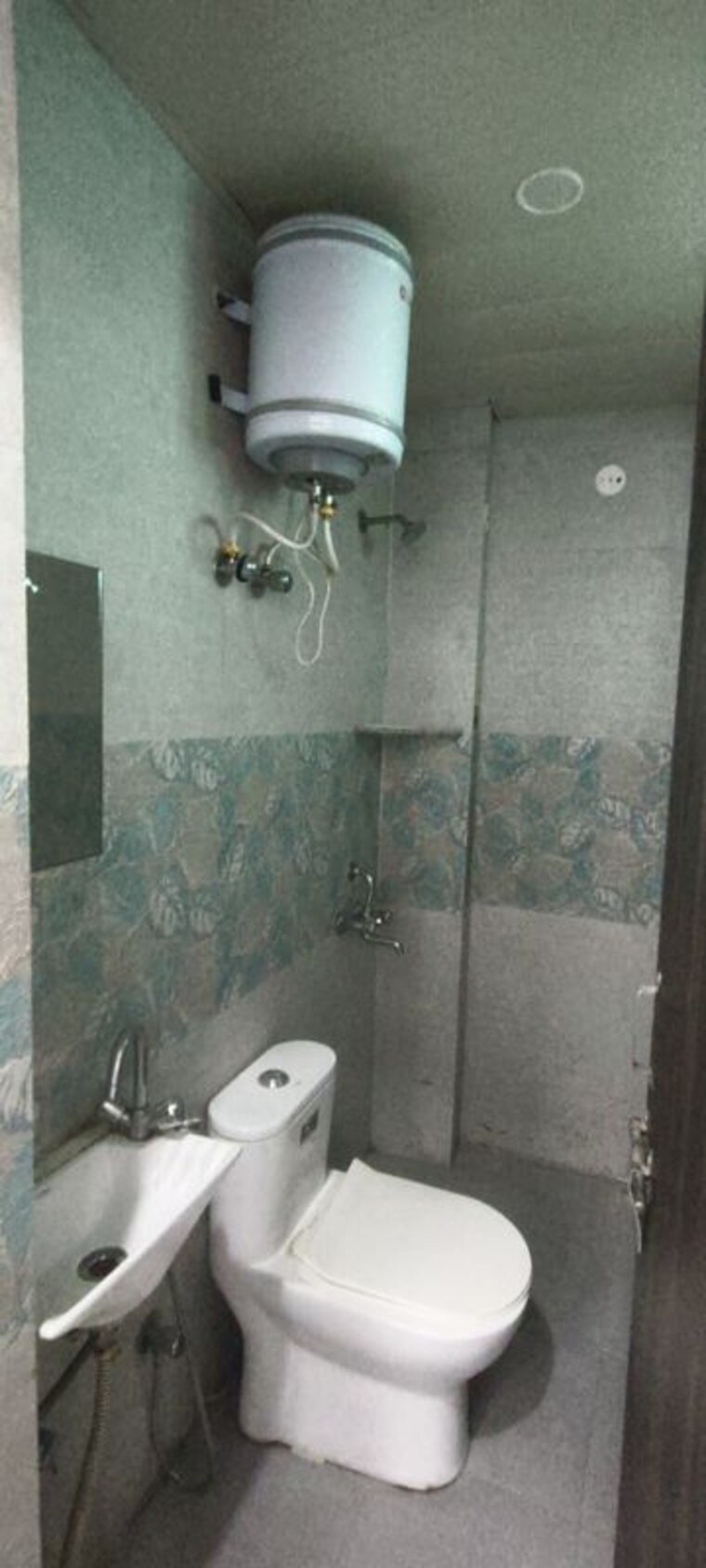 Bathroom, ild-trade-centre 2.5 Bedroom 1050 Sq.Ft. Builder Floor In Sector 47 Gurgaon 10428300
