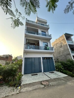 5 BHK Independent House For Sale in Alambagh