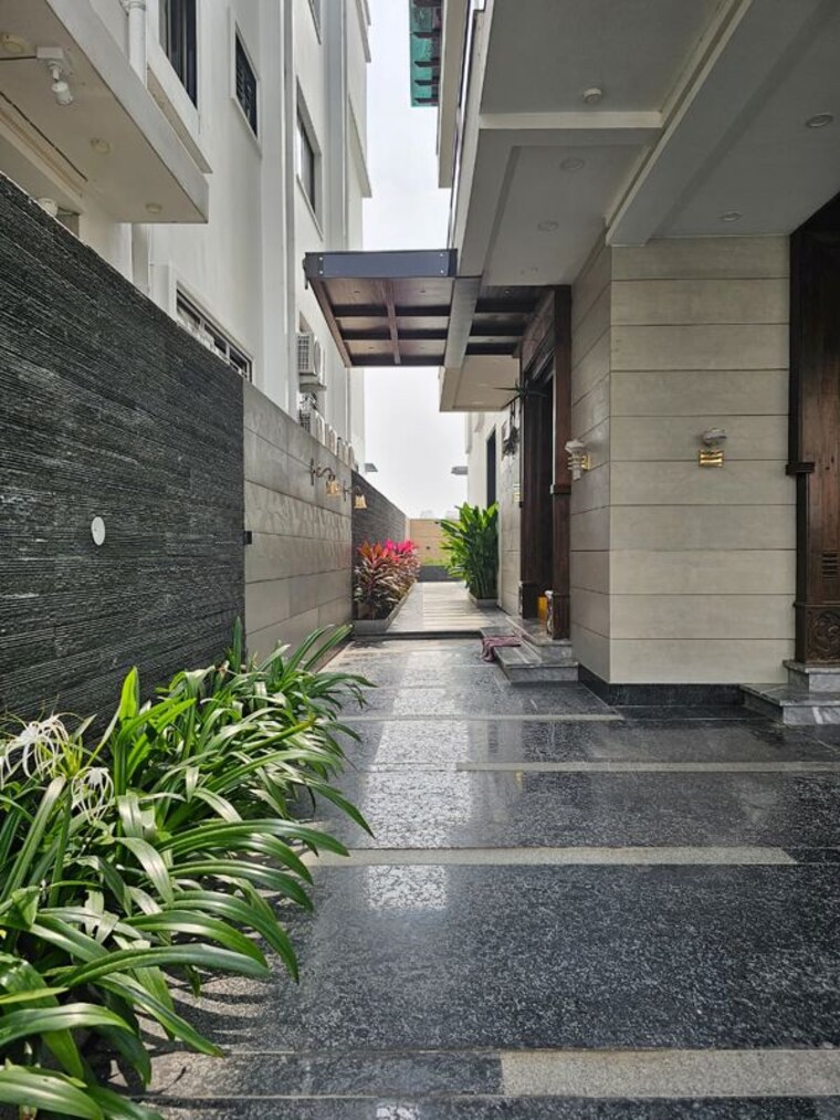 Exterior View, jubilee hills 5 Bedroom 400 Sq.Yd. Independent House In Jubilee Hills Hyderabad 10428329
