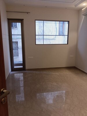 Room in 4 BHK Builder Floor at Safdarjung Enclave – for Rent