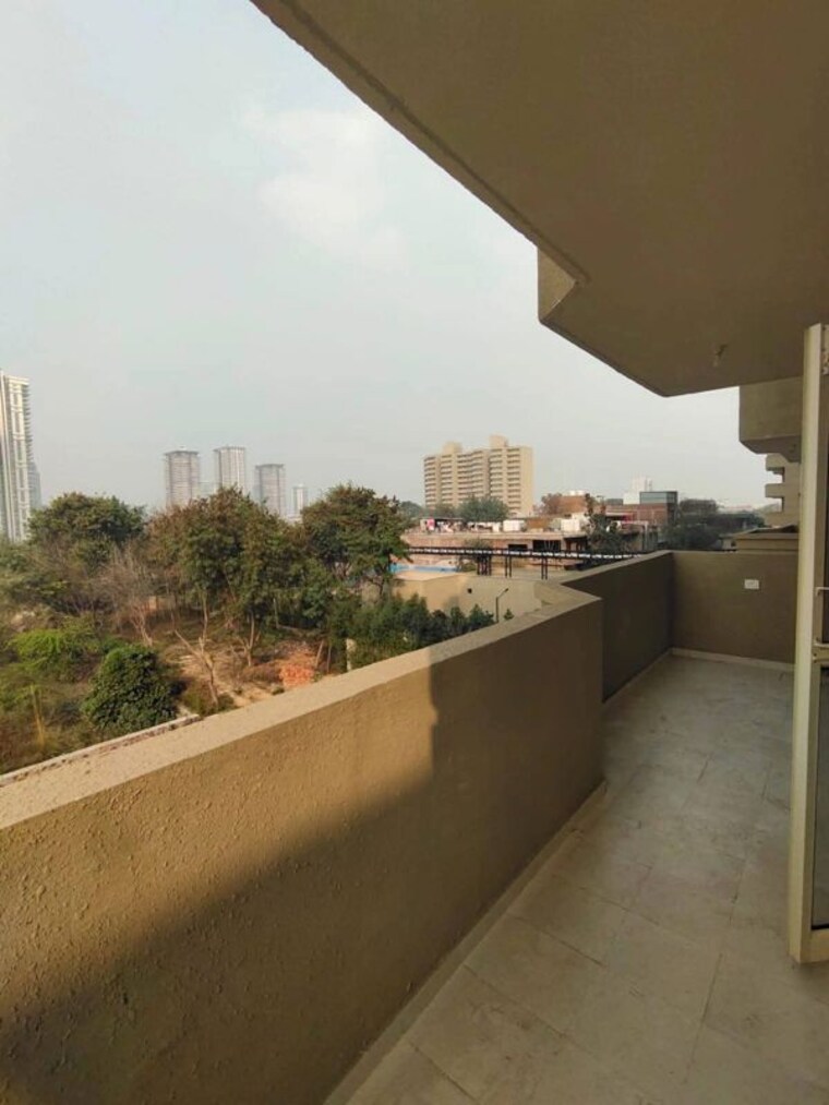 Swimming Pool, tulip-yellow 3 Bedroom 1704 Sq.Ft. Apartment In Sector 69 Gurgaon 10428433