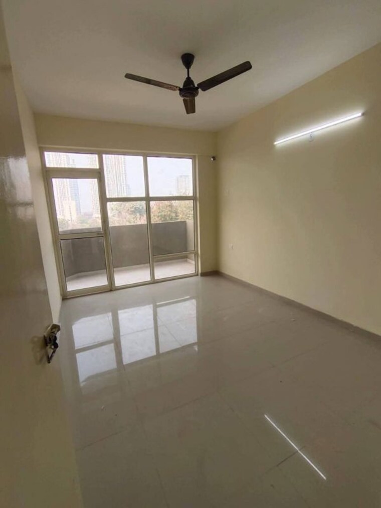 Room, tulip-yellow 3 Bedroom 1704 Sq.Ft. Apartment In Sector 69 Gurgaon 10428433