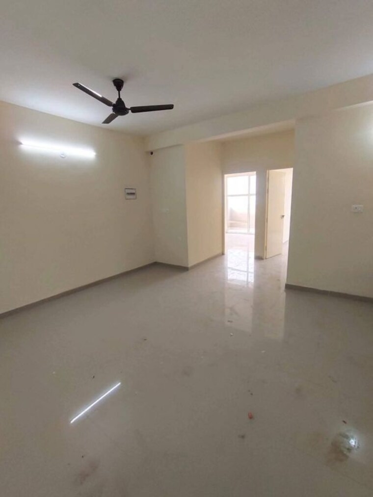 Room, tulip-yellow 3 Bedroom 1704 Sq.Ft. Apartment In Sector 69 Gurgaon 10428433