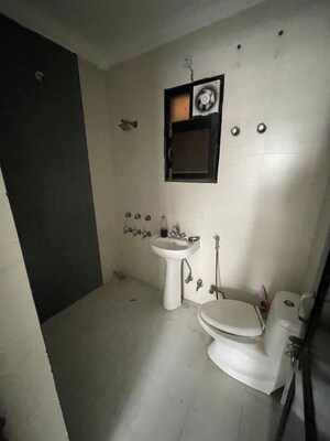 Bathroom in 3.5 BHK Apartment at Sabzaar Apartments, Sector 45 – for Sale