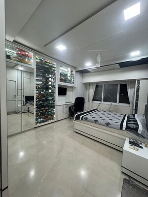 Room in 3 BHK Apartment at Dynamic Panchsheel Heights, Kandivali West – for Sale
