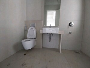 Bathroom in 3 BHK Apartment at Indiabulls Sky Forest, Lower Parel – for Sale