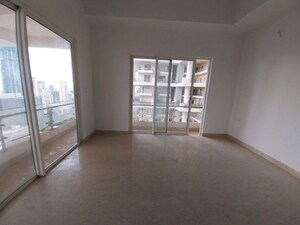 Room in 3 BHK Apartment at Indiabulls Sky Forest, Lower Parel – for Sale