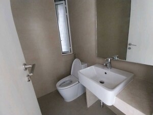 Bathroom in 3 BHK Apartment at Indiabulls Sky Forest, Lower Parel – for Sale