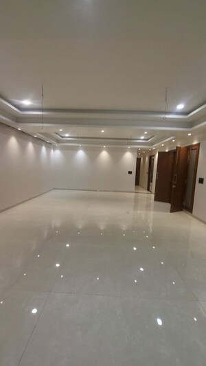 Kitchen in 6+ BHK Independent House at Gomti Nagar – for Sale