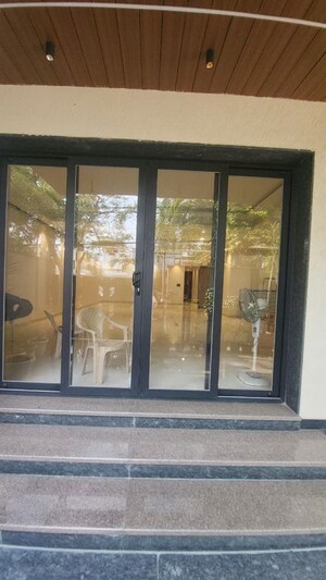 Room in 6+ BHK Independent House at Gomti Nagar – for Sale