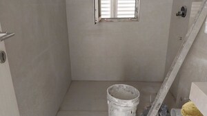 Bathroom in 3 BHK Apartment at Indiabulls Sky Forest, Lower Parel – for Sale