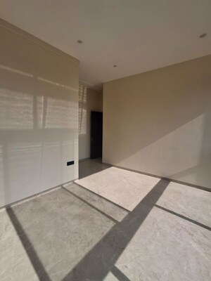Room in 3 BHK Apartment at Moraj Opulence, Mahim – for Sale