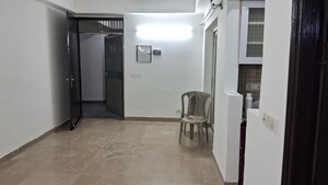 Room in 2.5 BHK Apartment at Amrapali Silicon City, Sector 76 – for Rent
