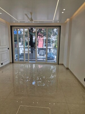 Room in 3 BHK Builder Floor at Greater Kailash ii – for Sale