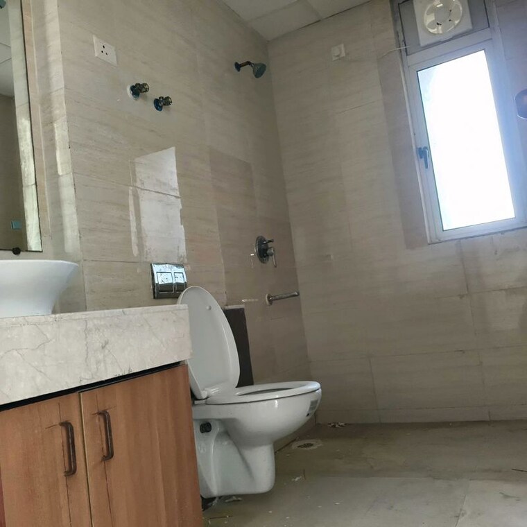 Bathroom, jaypee-kalypso-court 2.5 Bedroom 1820 Sq.Ft. Apartment In Sector 128 Noida 10428542