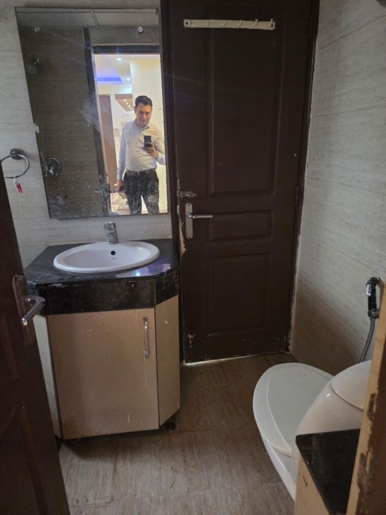 Bathroom, bestech-park-view-ananda 2 Bedroom 1360 Sq.Ft. Apartment In Sector 81 Gurgaon 10428621