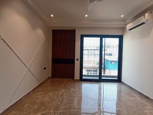 Room in 3 BHK Builder Floor at Greater Kailash I – for Rent