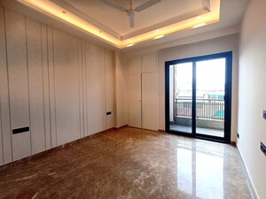 Room in 3 BHK Builder Floor at Greater Kailash I – for Rent