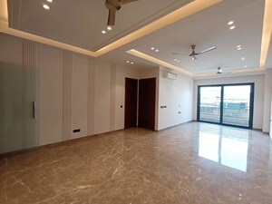 Room in 3 BHK Builder Floor at Greater Kailash I – for Rent