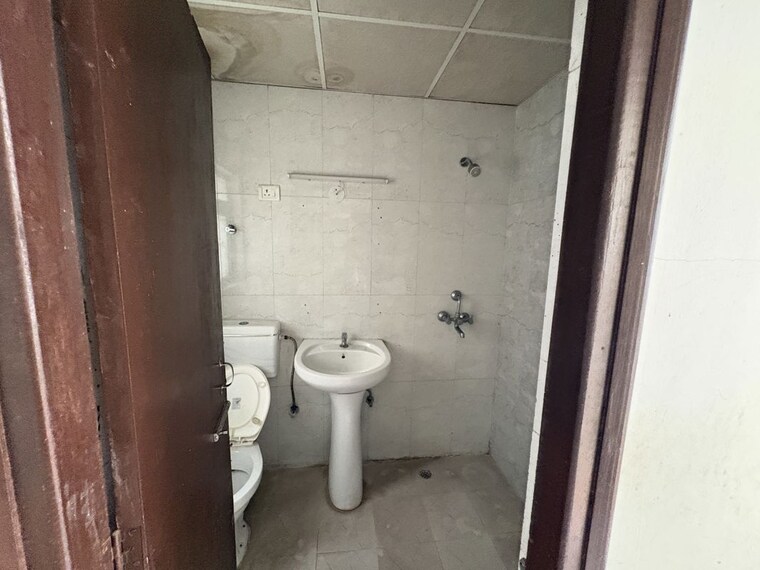 Bathroom, pivotal-devaan 2 Bedroom 574 Sq.Ft. Apartment In Sector 84 Gurgaon 10428613