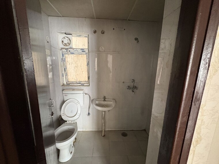 Bathroom, pivotal-devaan 2 Bedroom 574 Sq.Ft. Apartment In Sector 84 Gurgaon 10428613