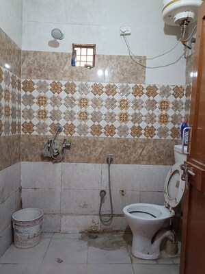 Bathroom in 1 BHK Builder Floor at Sector 52 – for Rent