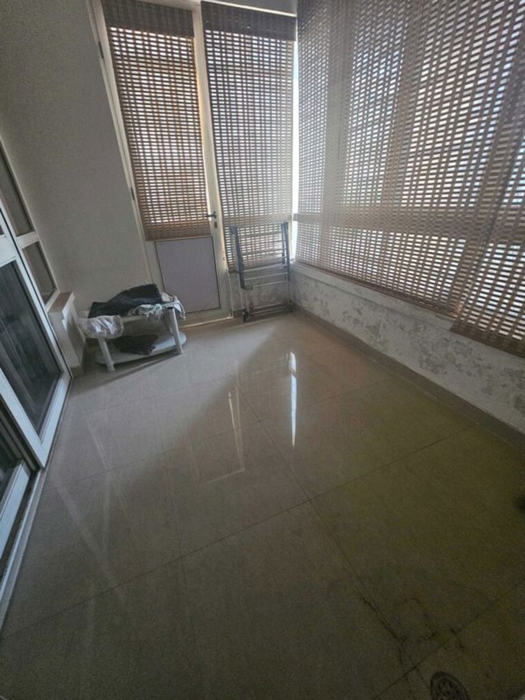 Balcony, jaypee-greens-kalypso-court 3.5 Bedroom 2600 Sq.Ft. Apartment In Sector 128 Noida 10428646