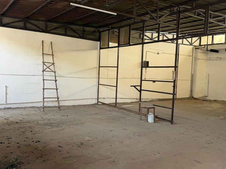 Room, wazirabad Commercial Warehouse 3500 Sq.Ft. In Wazirabad Gurgaon 10297879