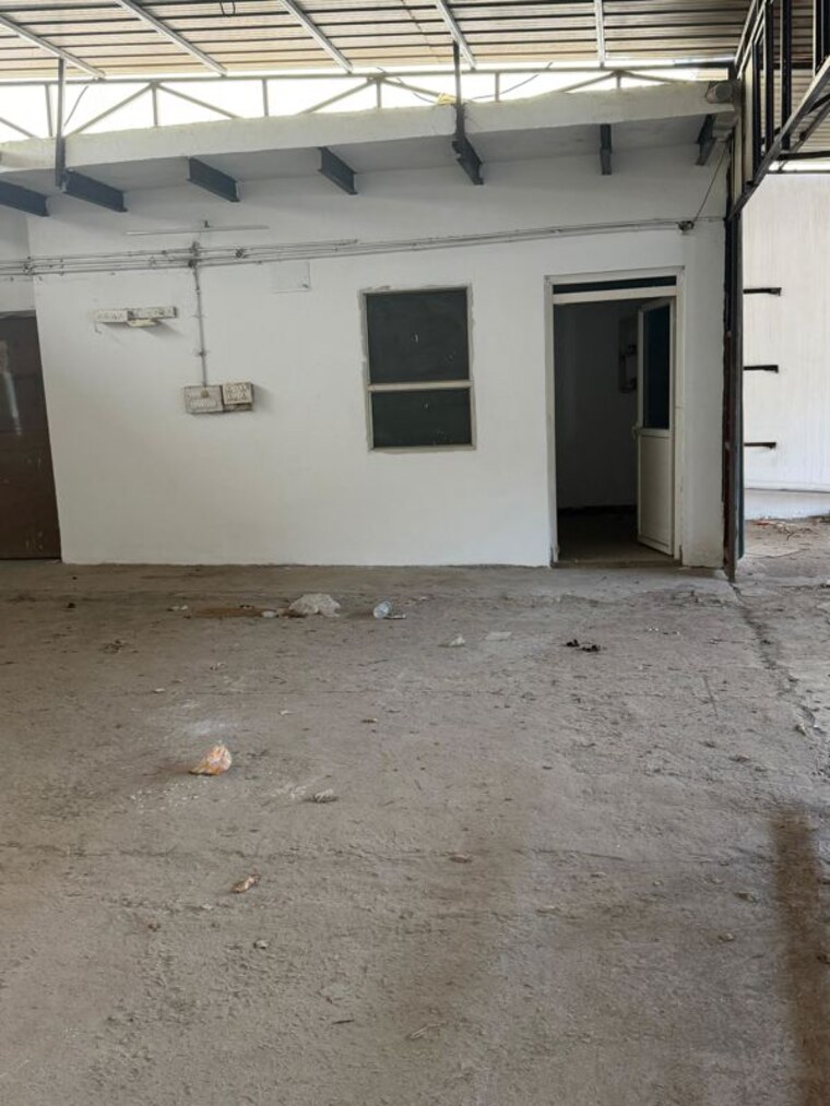 Room, wazirabad Commercial Warehouse 3500 Sq.Ft. In Wazirabad Gurgaon 10297879