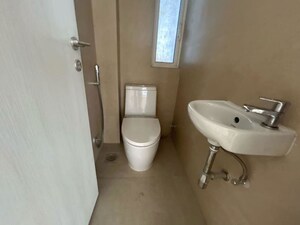 Bathroom in 3 BHK Apartment at Indiabulls Sky Forest, Lower Parel – for Sale