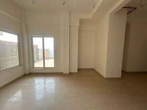 Room in 3 BHK Apartment at Indiabulls Sky Forest, Lower Parel – for Sale